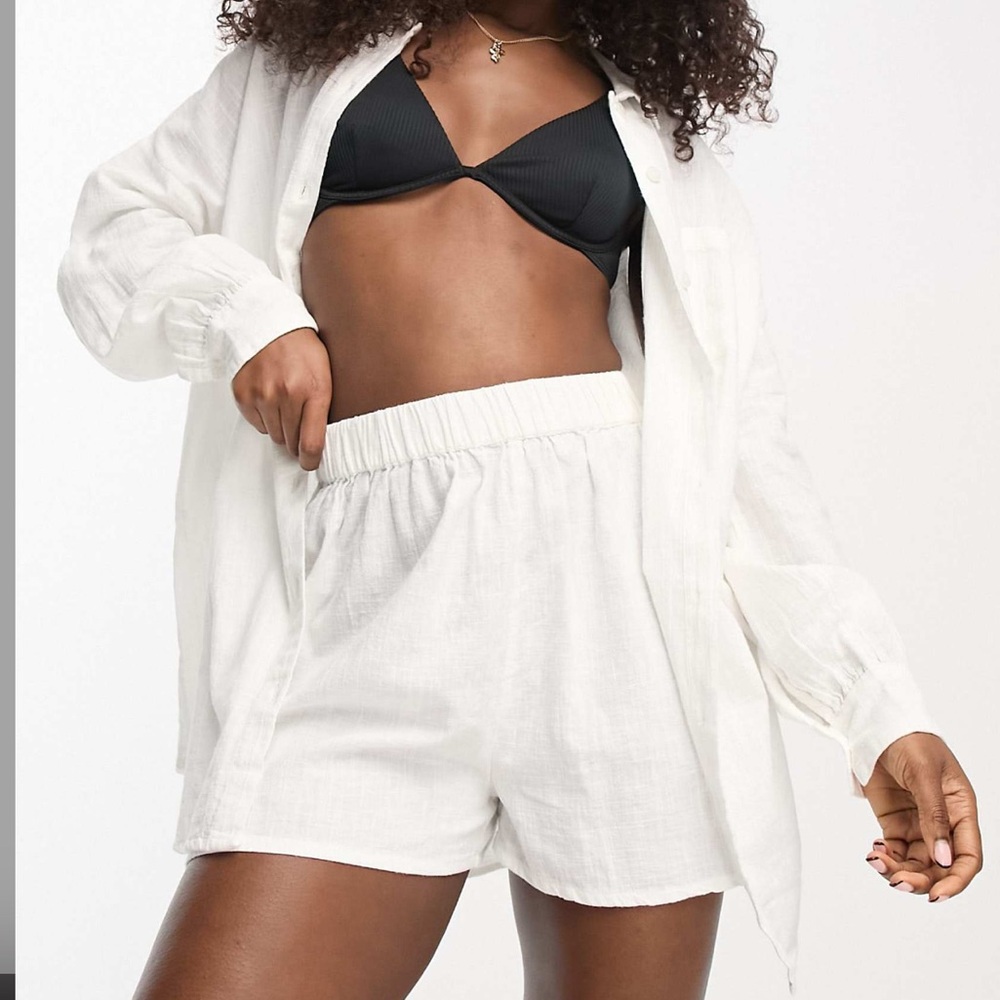 White cotton shorts